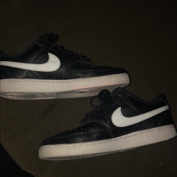 Nike sneakers black and white size 8.5 - Picture 4 of 7